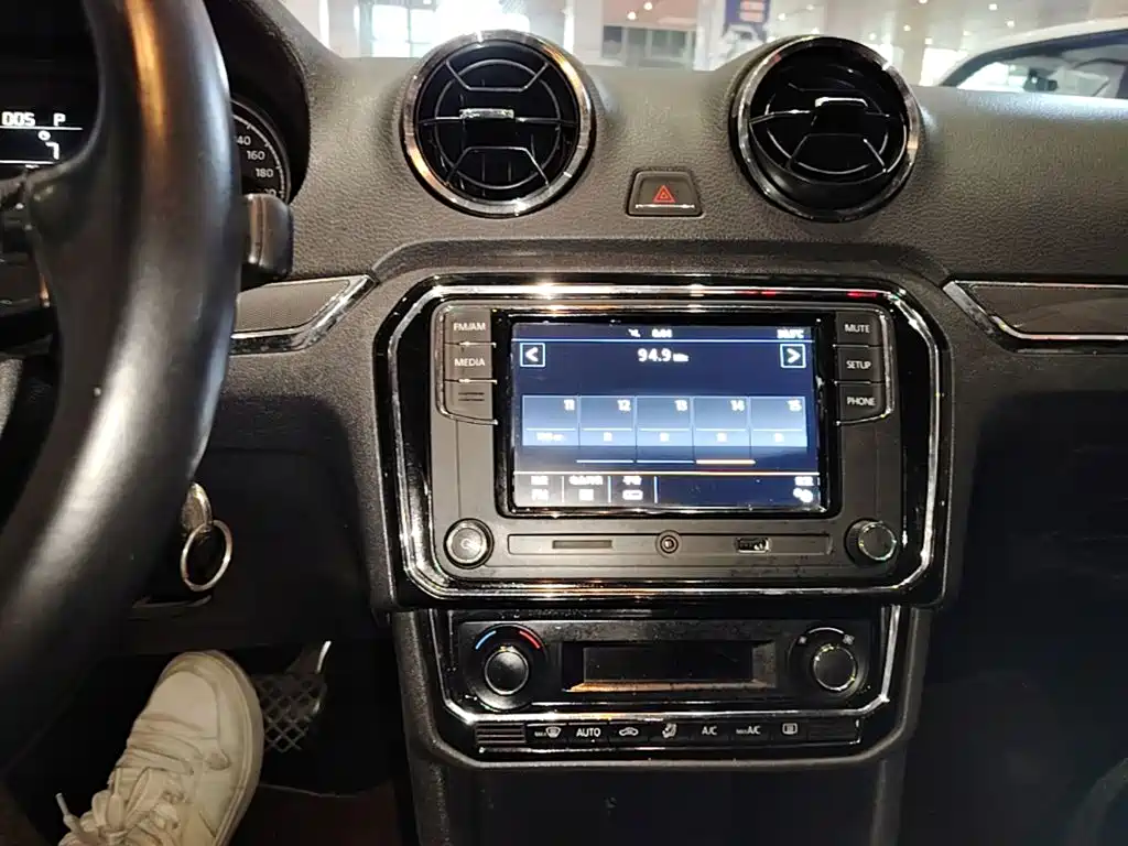Volkswagen Jetta — миниатюра 13