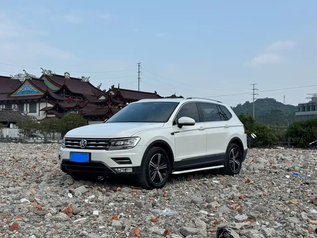 Volkswagen Tiguan L — миниатюра 2