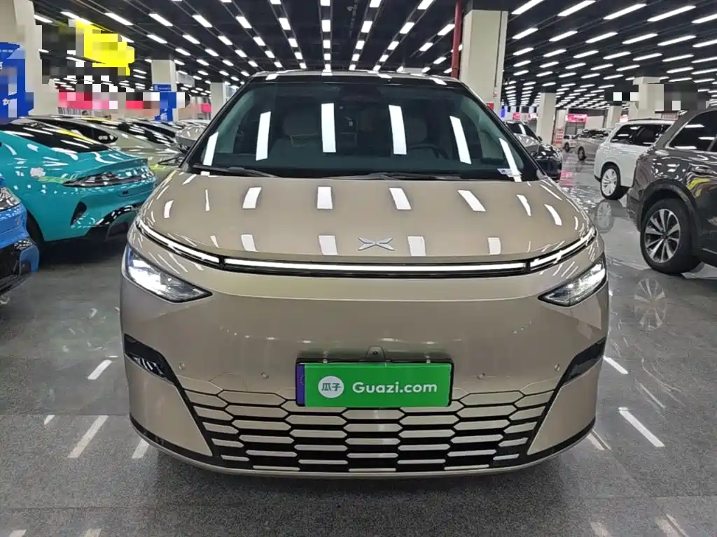 XPeng X9 — миниатюра 3
