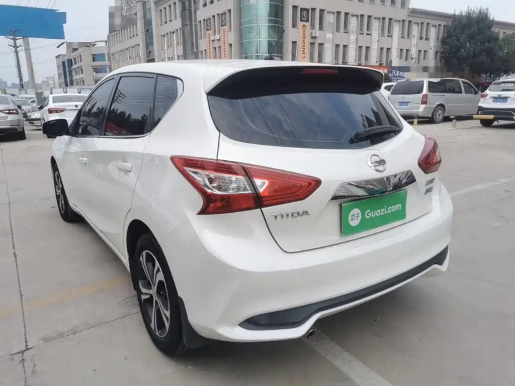 Nissan Tiida — миниатюра 5