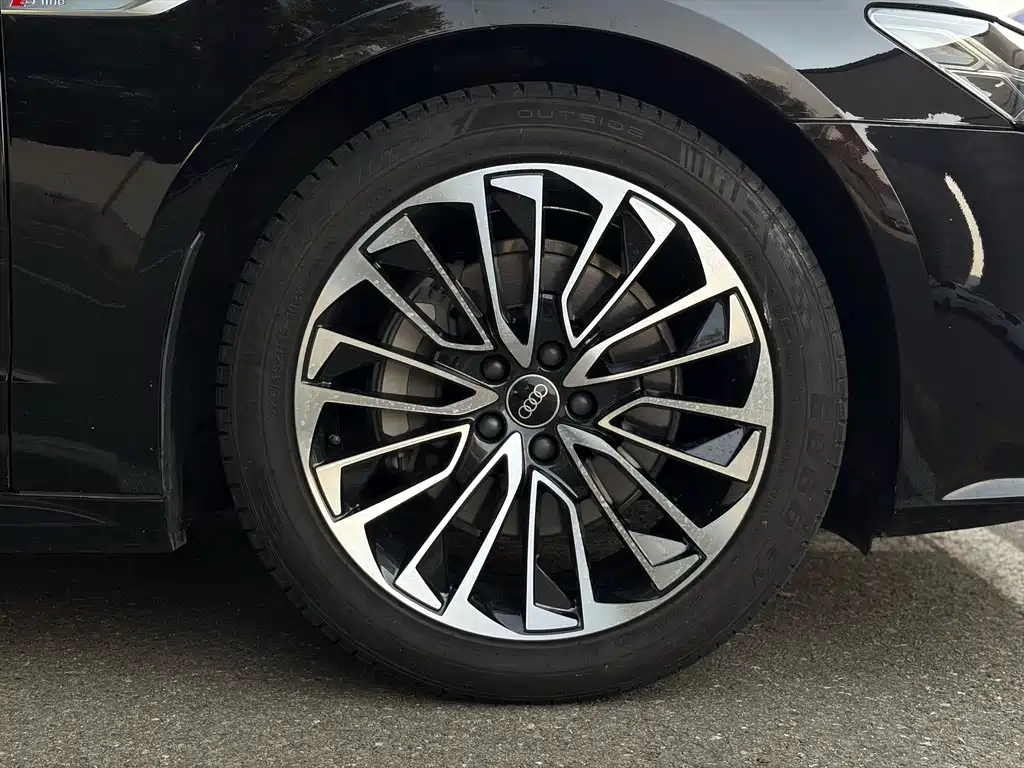 Audi A7L — миниатюра 4