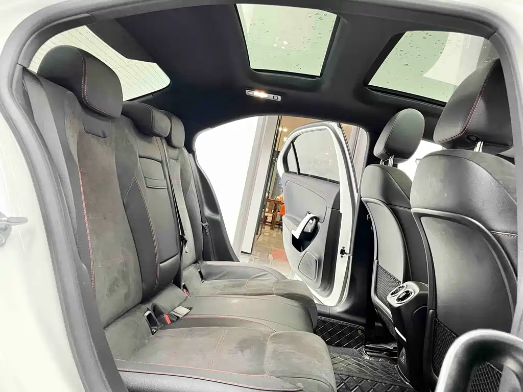 Mercedes-Benz A-Class A 2023 A 200 L Fashion