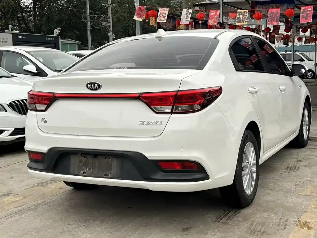 KIA K2