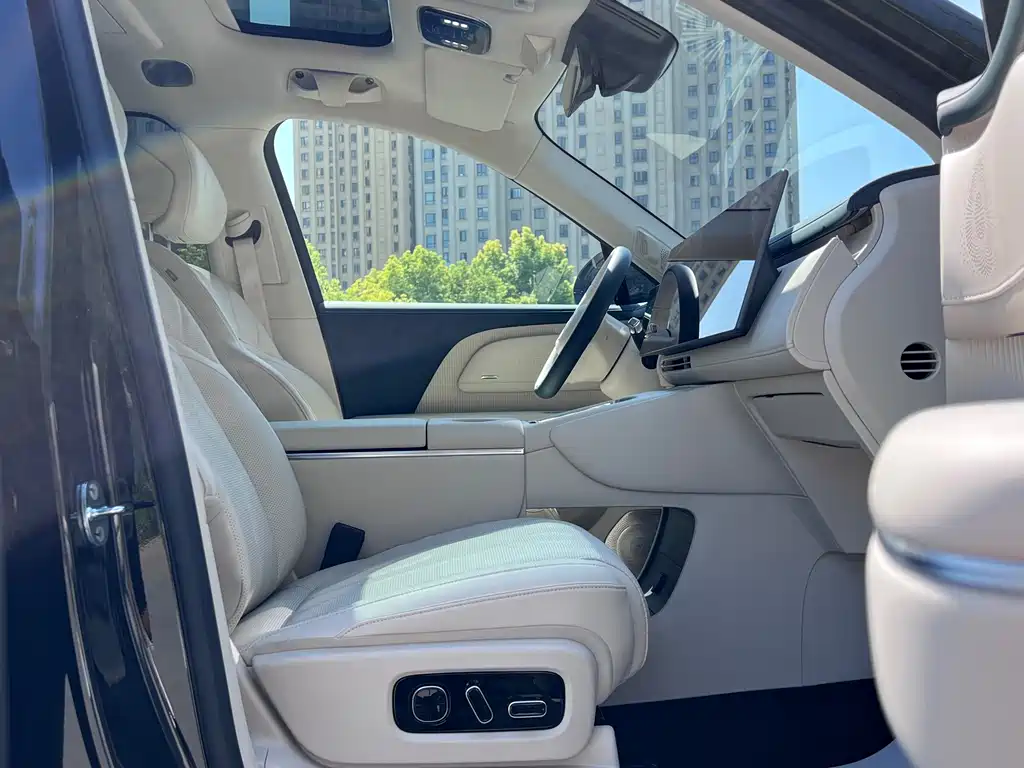 VOYAH Taishan X8 — миниатюра 25