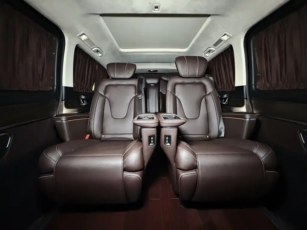 Mercedes-Benz V-Class — миниатюра 7