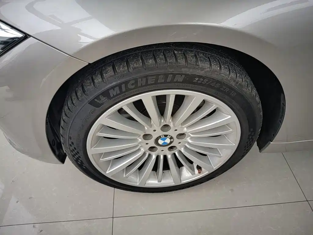 BMW 3 Series — миниатюра 23