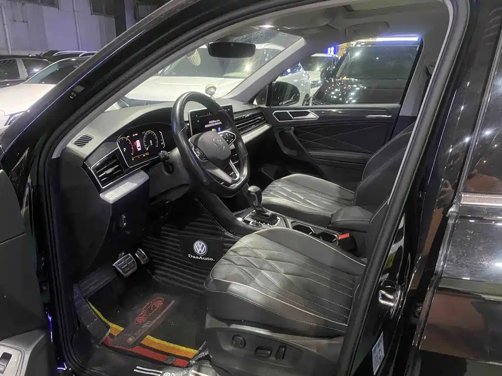 Volkswagen Tiguan L — миниатюра 5