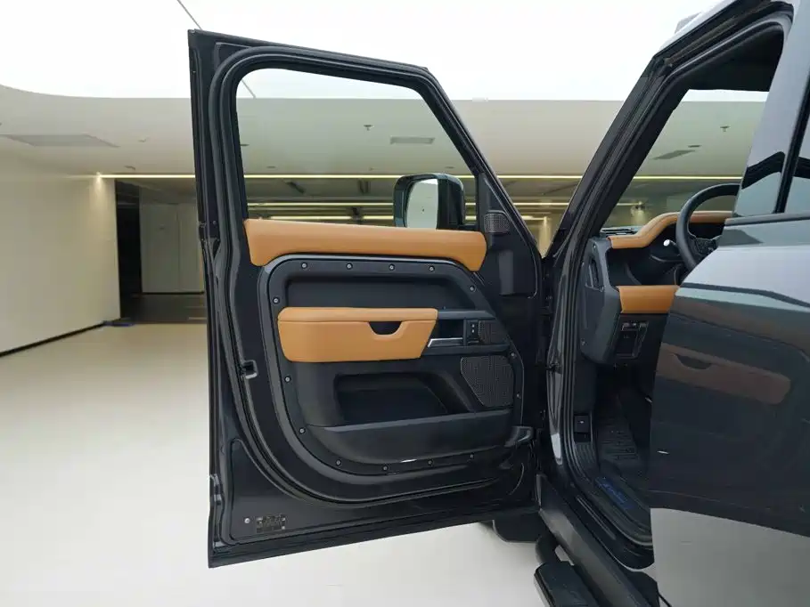 Land Rover Defender — миниатюра 14
