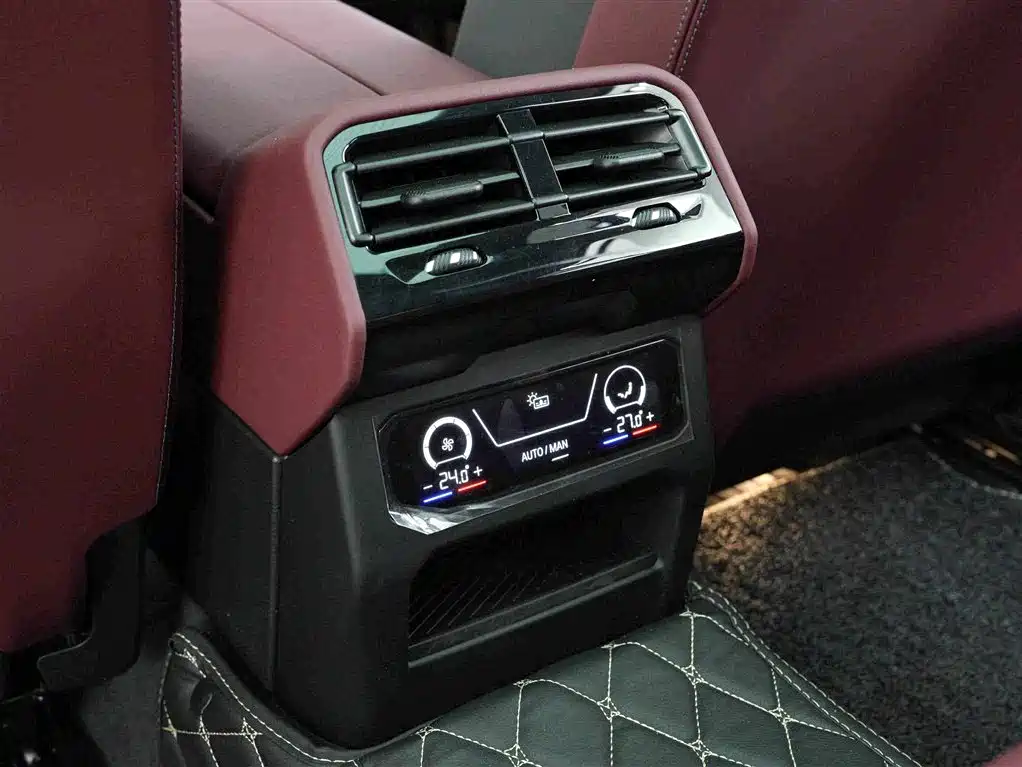 BMW 5 Series — миниатюра 17