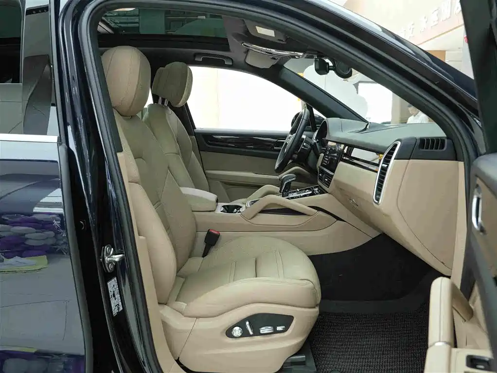Porsche Cayenne Hybrid — миниатюра 13