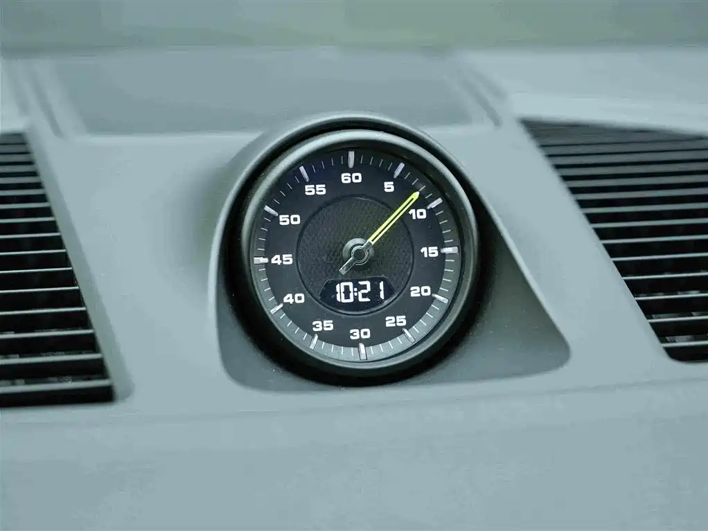 Porsche Cayenne Hybrid — миниатюра 18