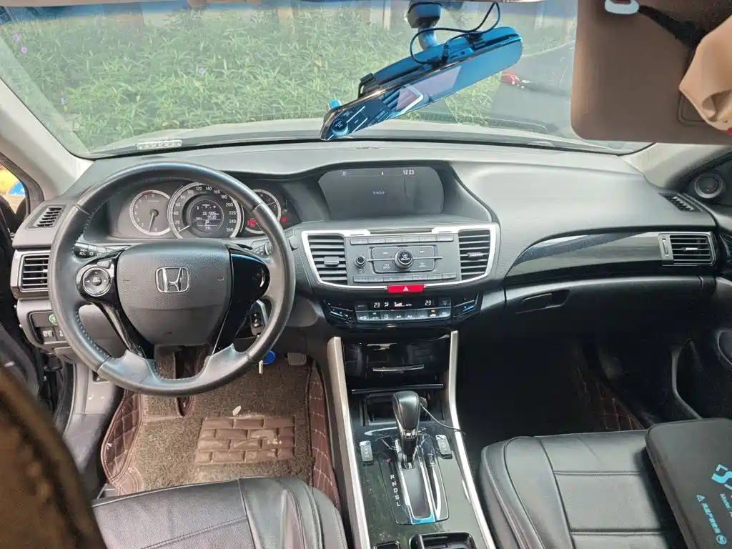 Honda Accord — миниатюра 5
