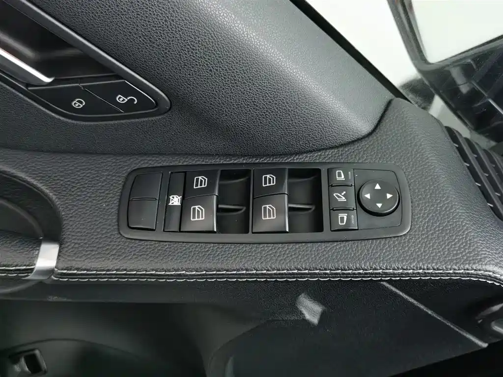 MERCEDES-BENZ R CLASS