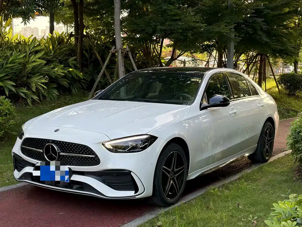 Mercedes-Benz C-Class 2024