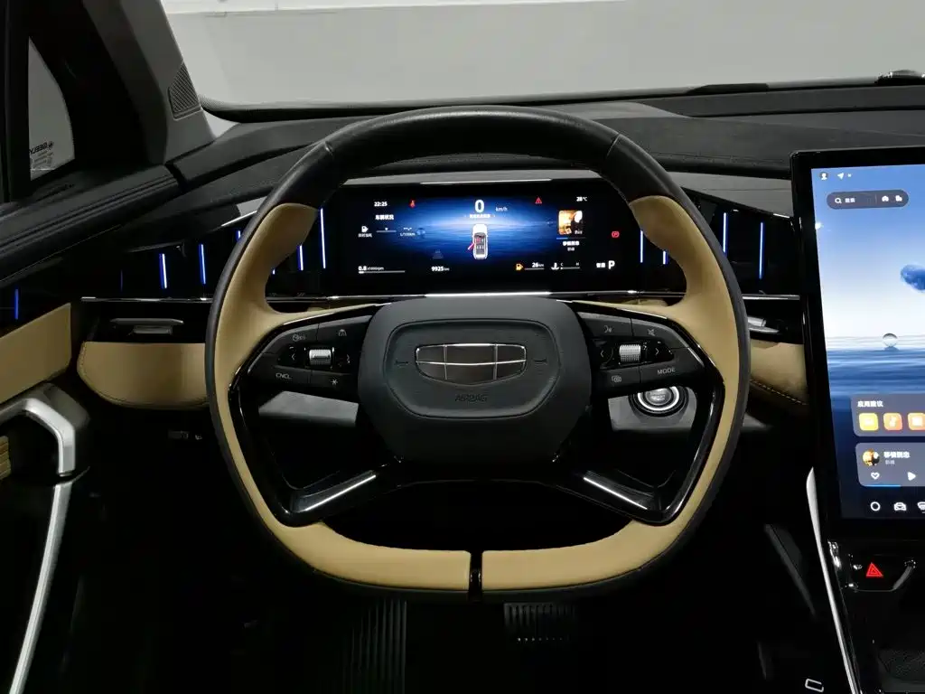 Geely Boyue L — миниатюра 11
