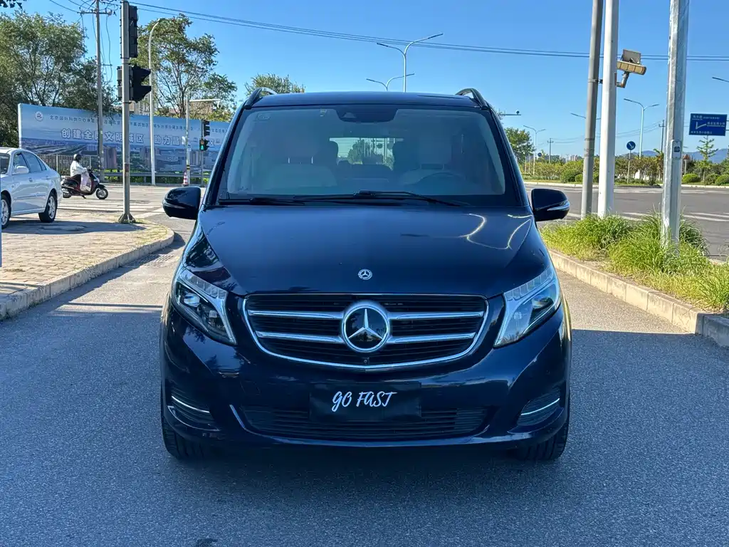 Mercedes-Benz V-Class — миниатюра 2