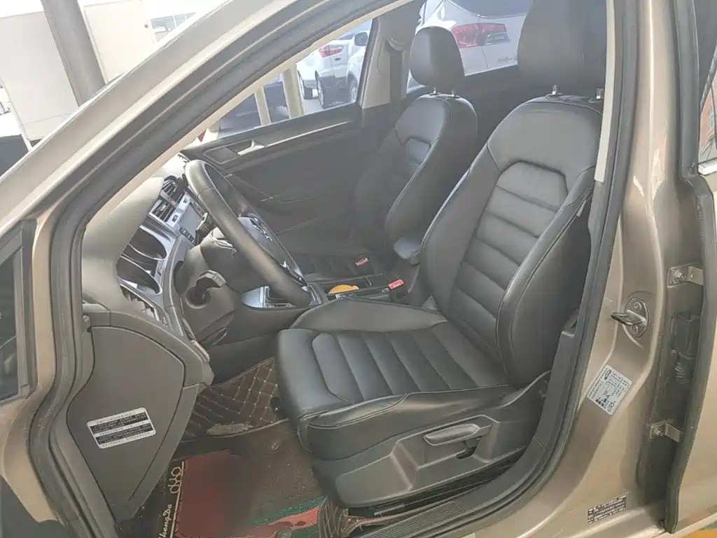 Volkswagen Golf — миниатюра 15