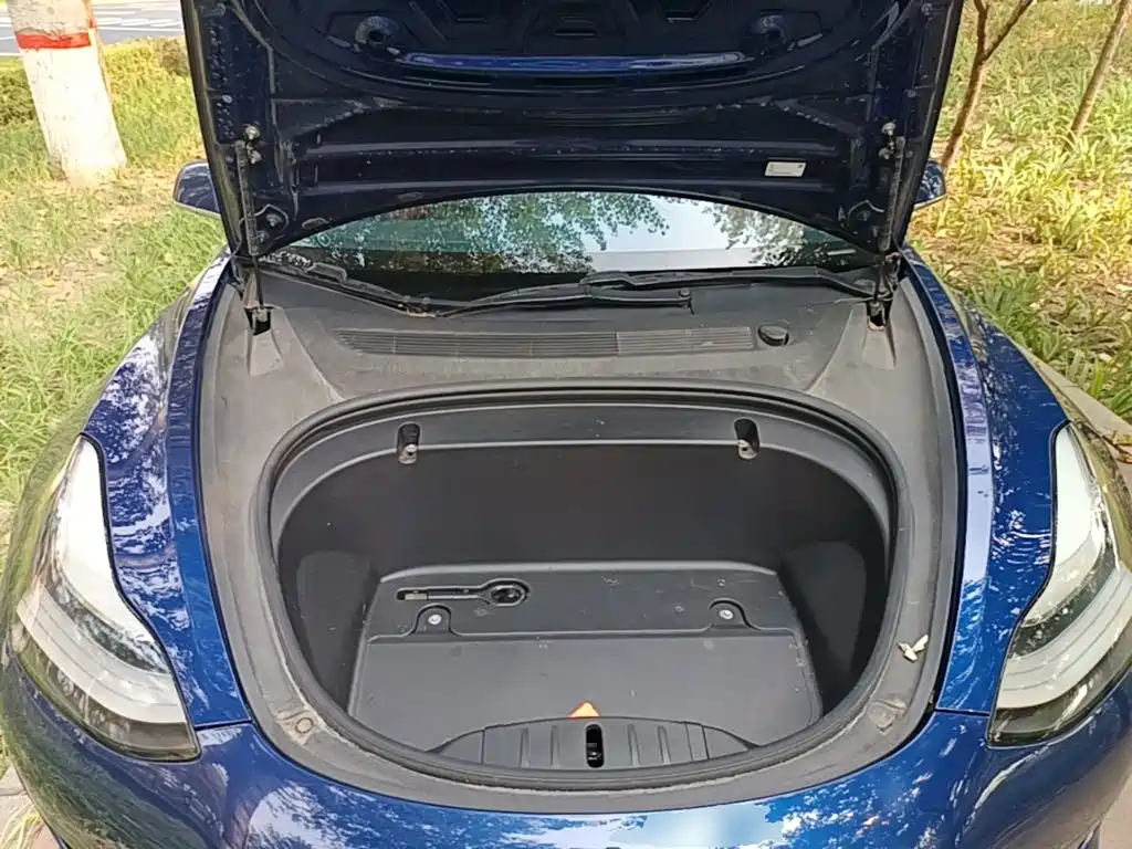 Tesla Model 3 — миниатюра 20