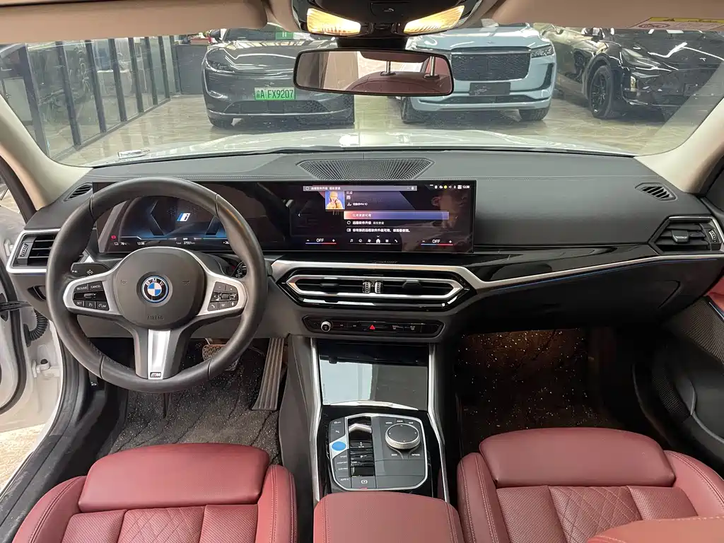 BMW i3 — миниатюра 11
