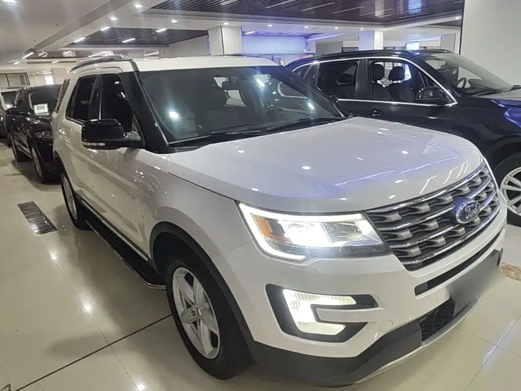 Ford Explorer (Import) — миниатюра 4