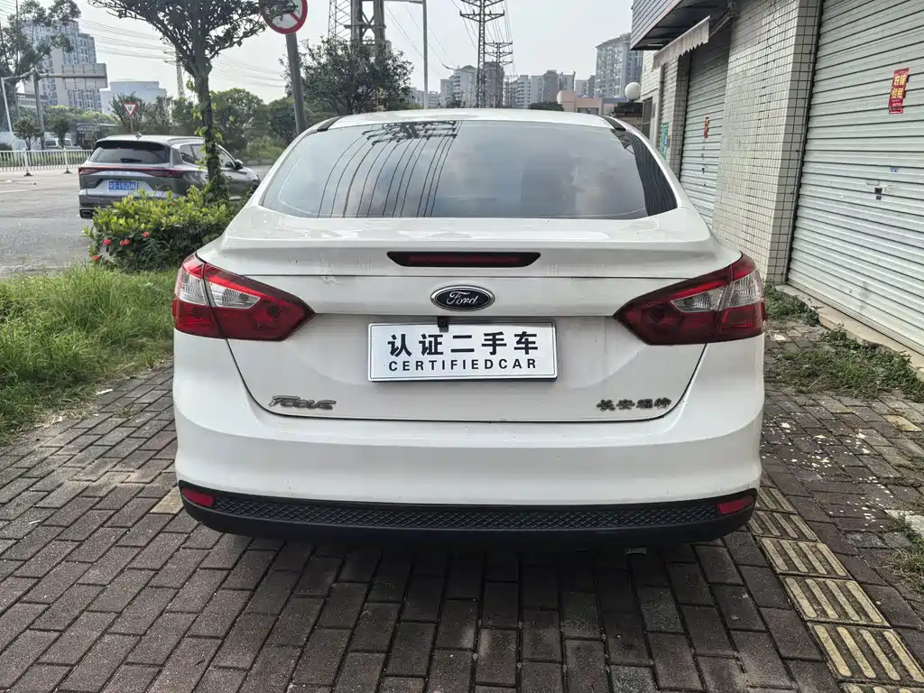 Ford Focus — миниатюра 8