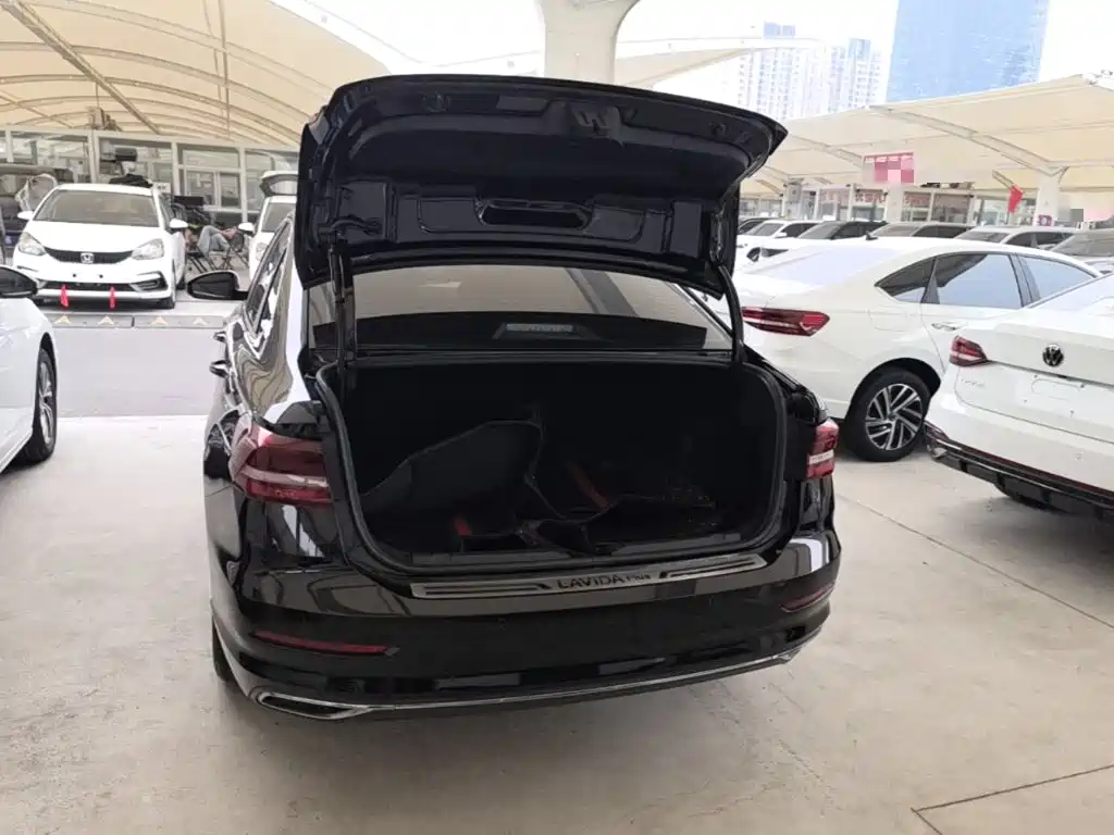 Volkswagen Lavida — миниатюра 19