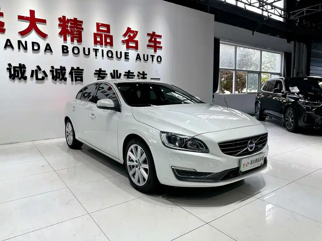 Volvo S60 PHEV — миниатюра 3