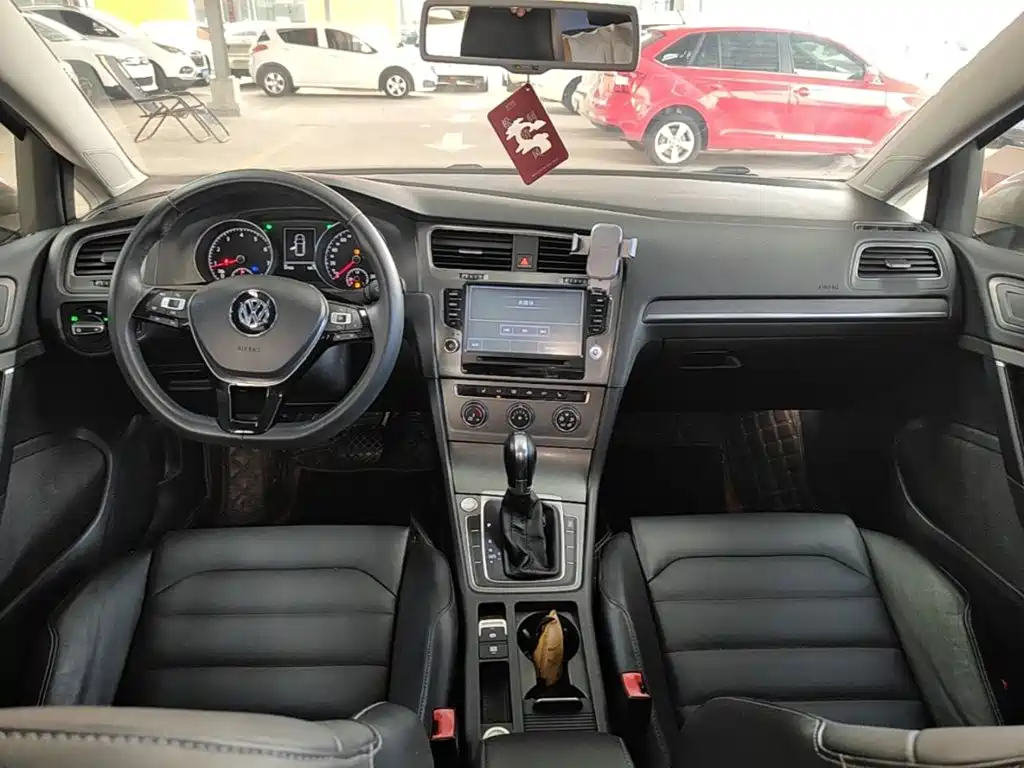 Volkswagen Golf — миниатюра 10