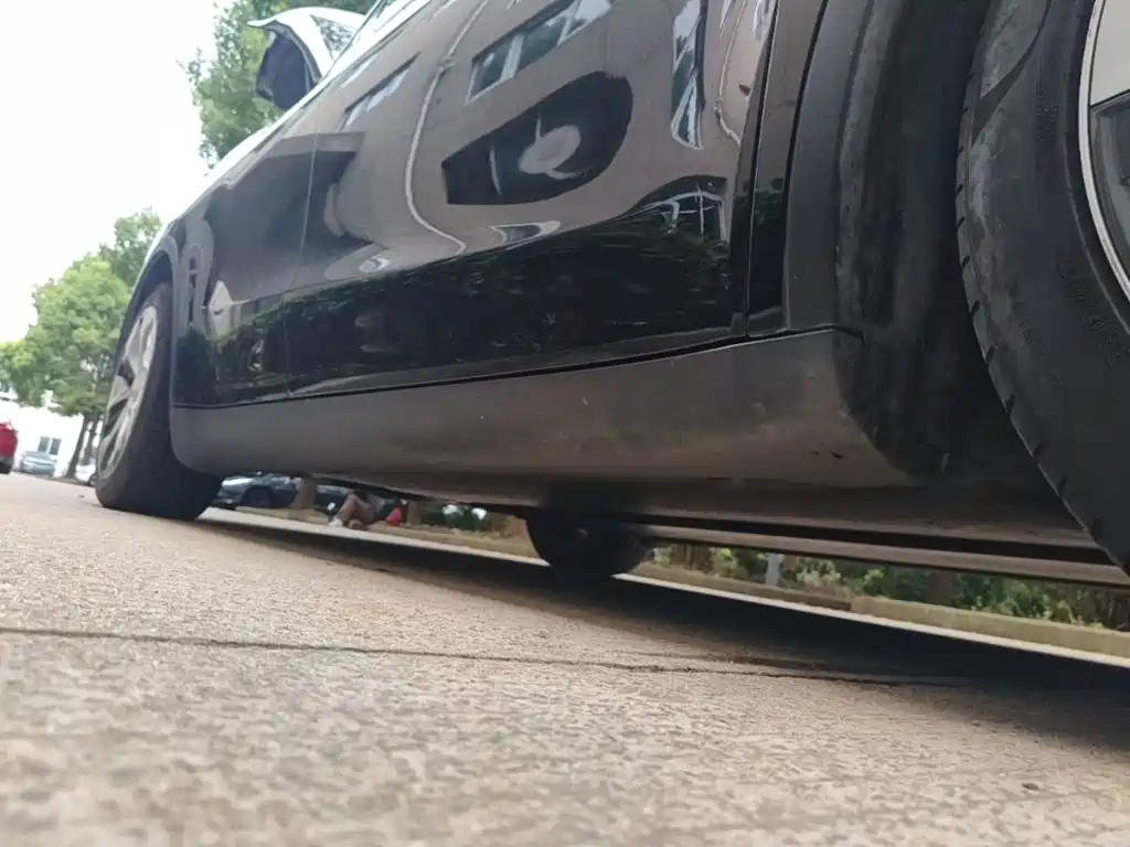 Tesla Model Y — миниатюра 21