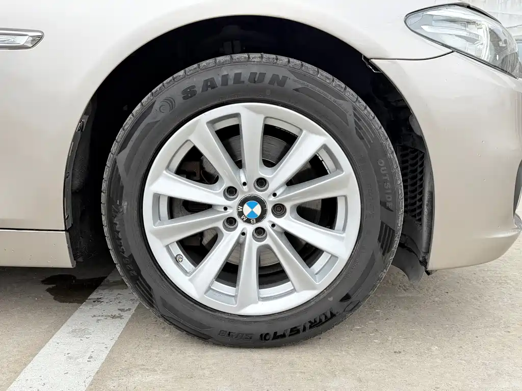BMW 5 Series — миниатюра 19
