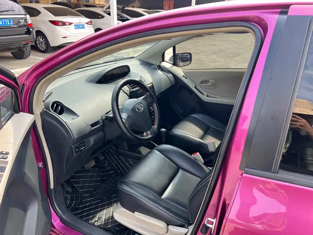 Toyota Yaris — миниатюра 9