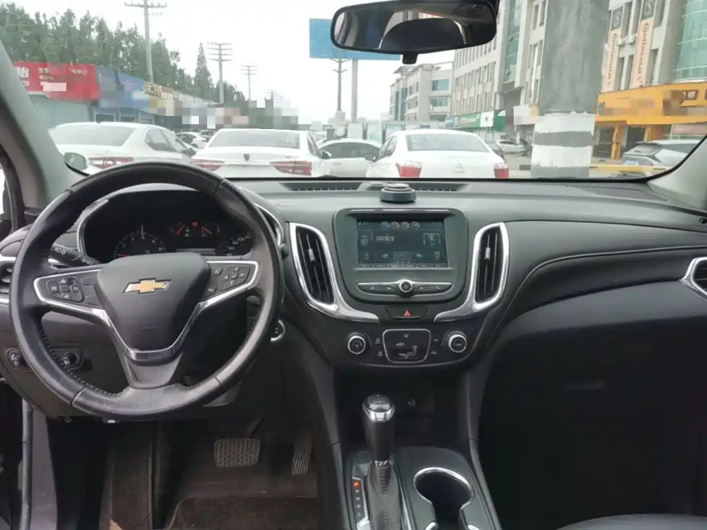Chevrolet Equinox — миниатюра 10