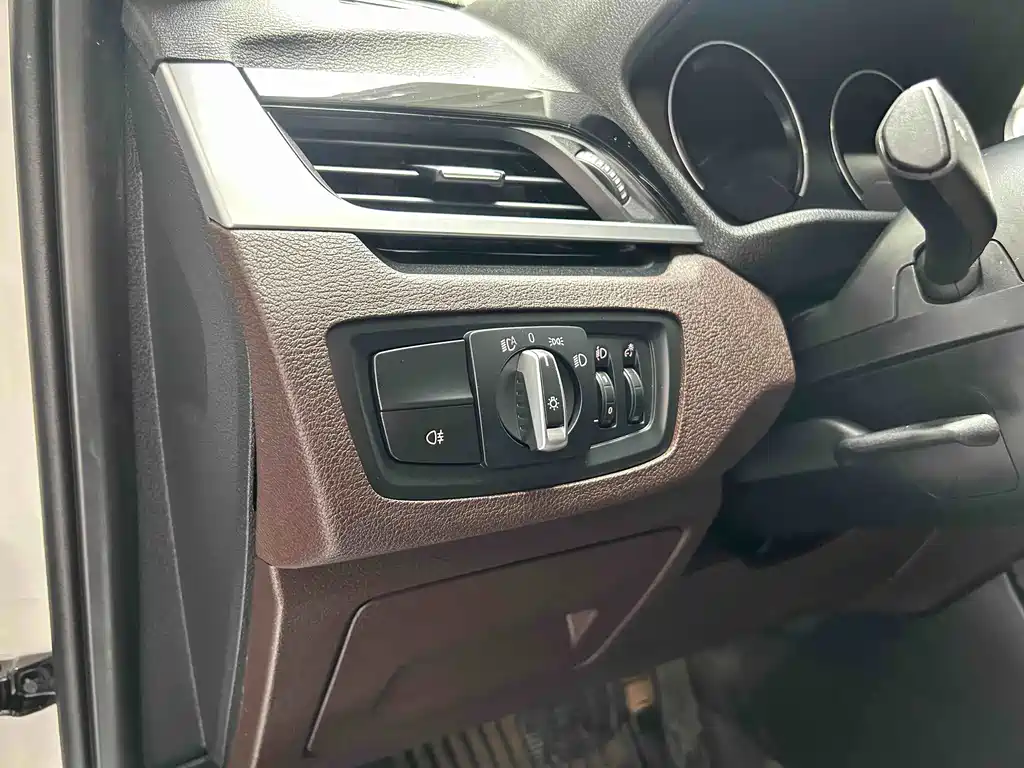 BMW X1 — миниатюра 13