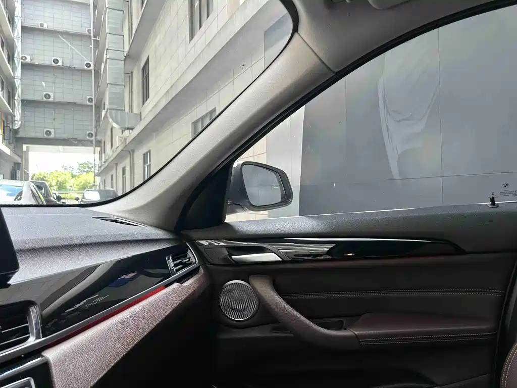 BMW X1 — миниатюра 15