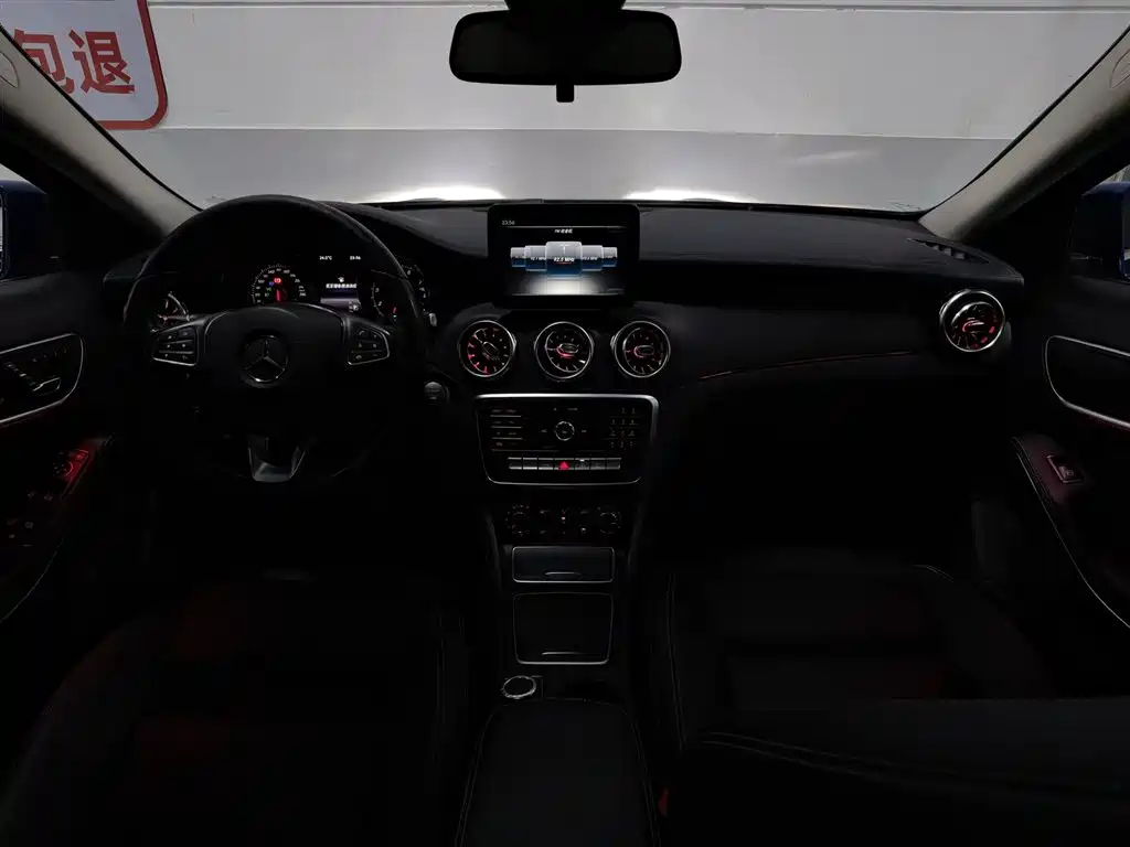 Mercedes-Benz GLA 2017 GLA 200 Fashion