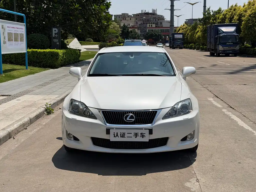 Lexus IS 2009 300