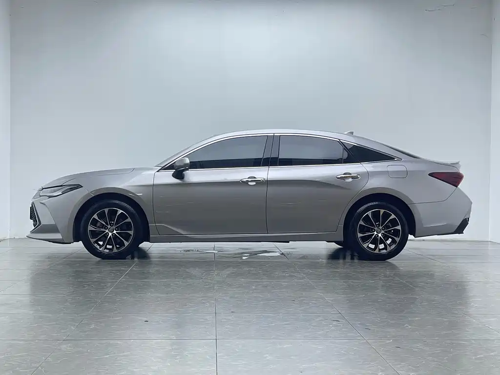 Toyota Avalon — миниатюра 8