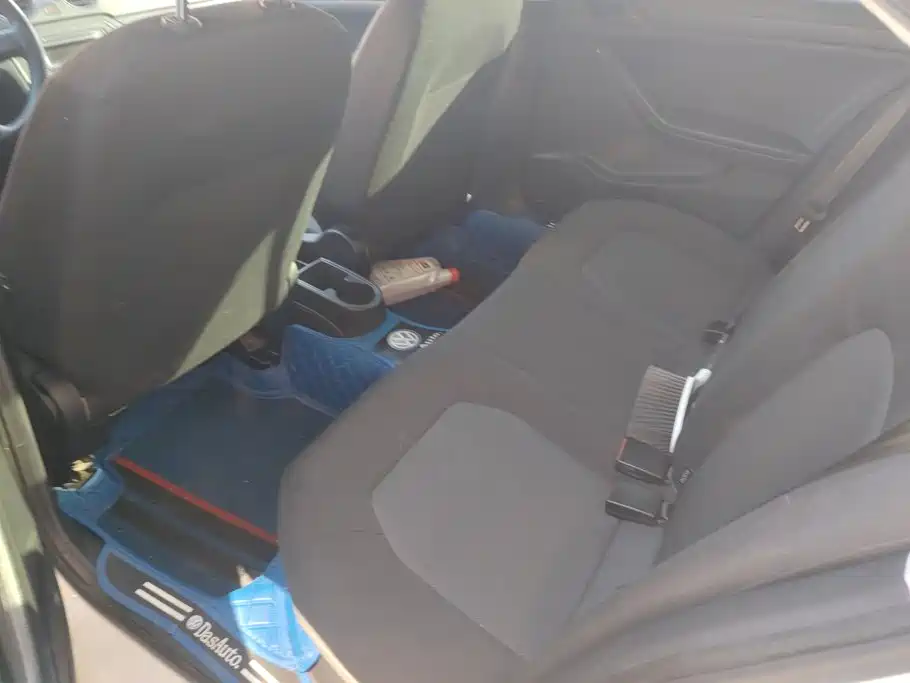 Volkswagen Jetta — миниатюра 11