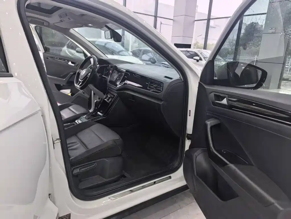 VOLKSWAGEN T ROC EXPLORING SONGS