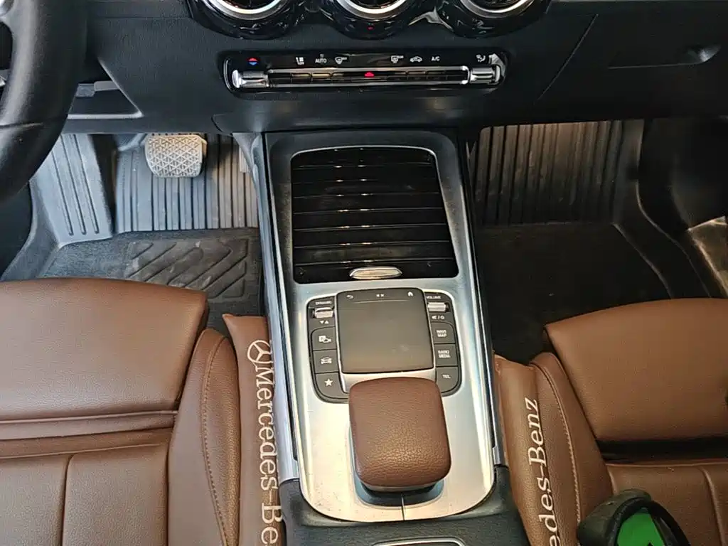Mercedes-Benz GLB — миниатюра 14