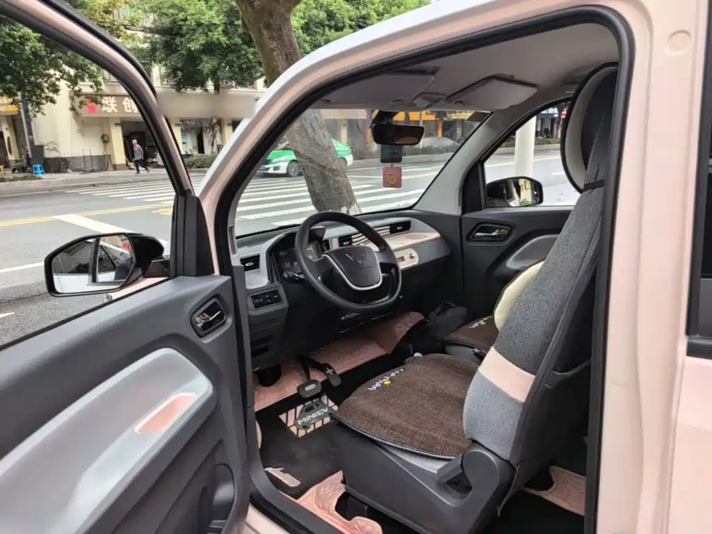 Wuling MINIEV — миниатюра 16