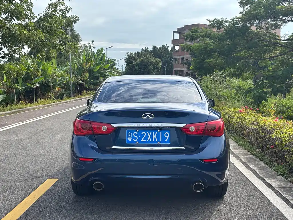 INFINITI Q50L