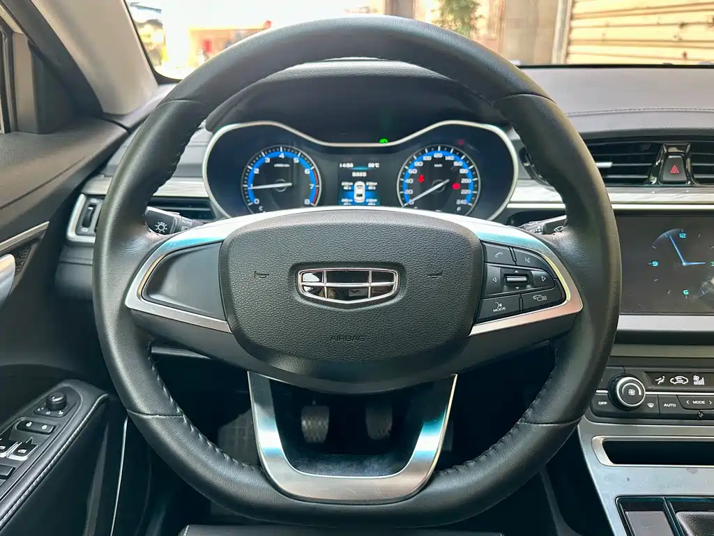 Geely Emgrand — миниатюра 13
