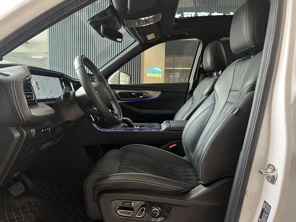 GAC GS8 2022 2.0TM Luxury （ мест）