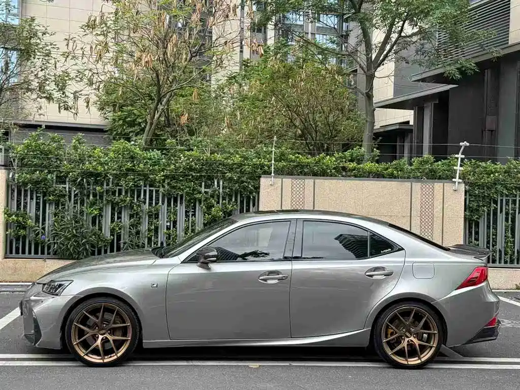 Lexus IS 2017 300 F SPORT