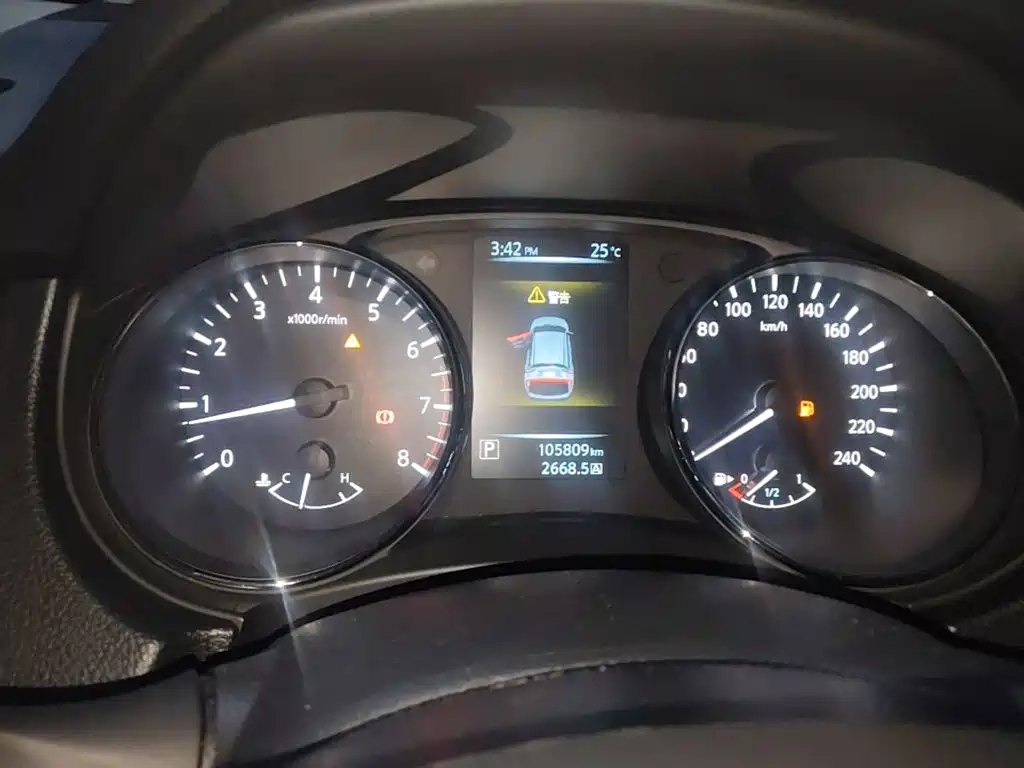 Nissan Qashqai — миниатюра 16