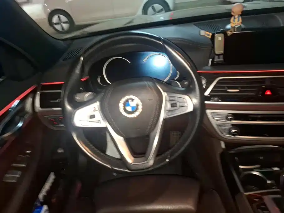 BMW 7 Series — миниатюра 15