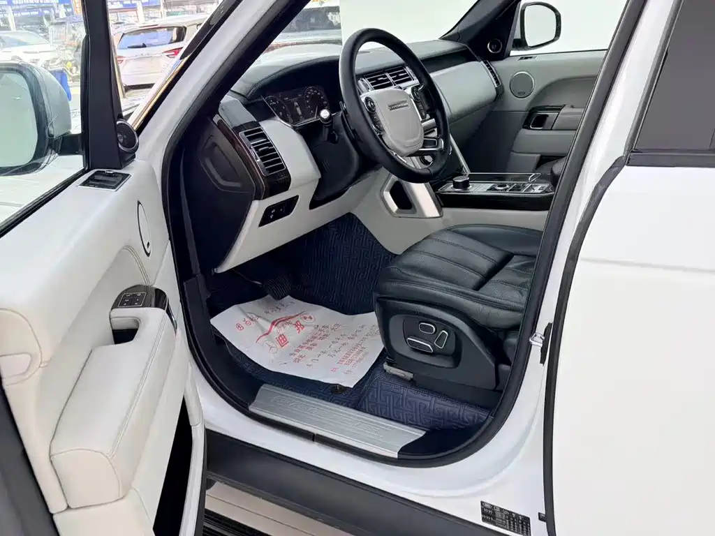 Land Rover Range Rover — миниатюра 4