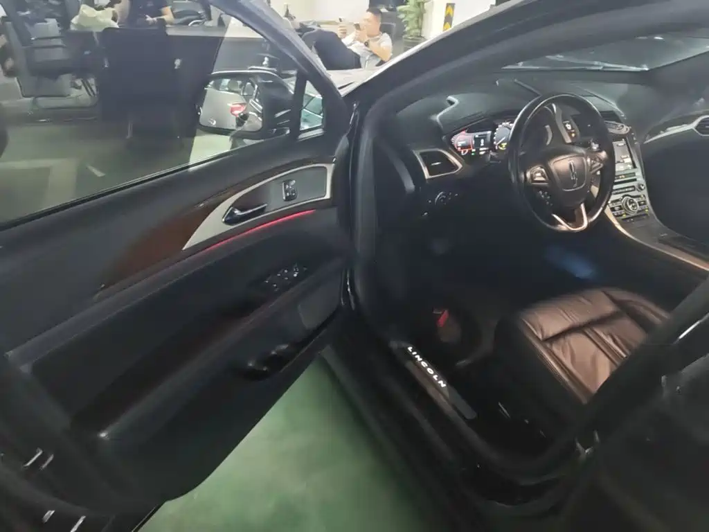Lincoln MKZ — миниатюра 16