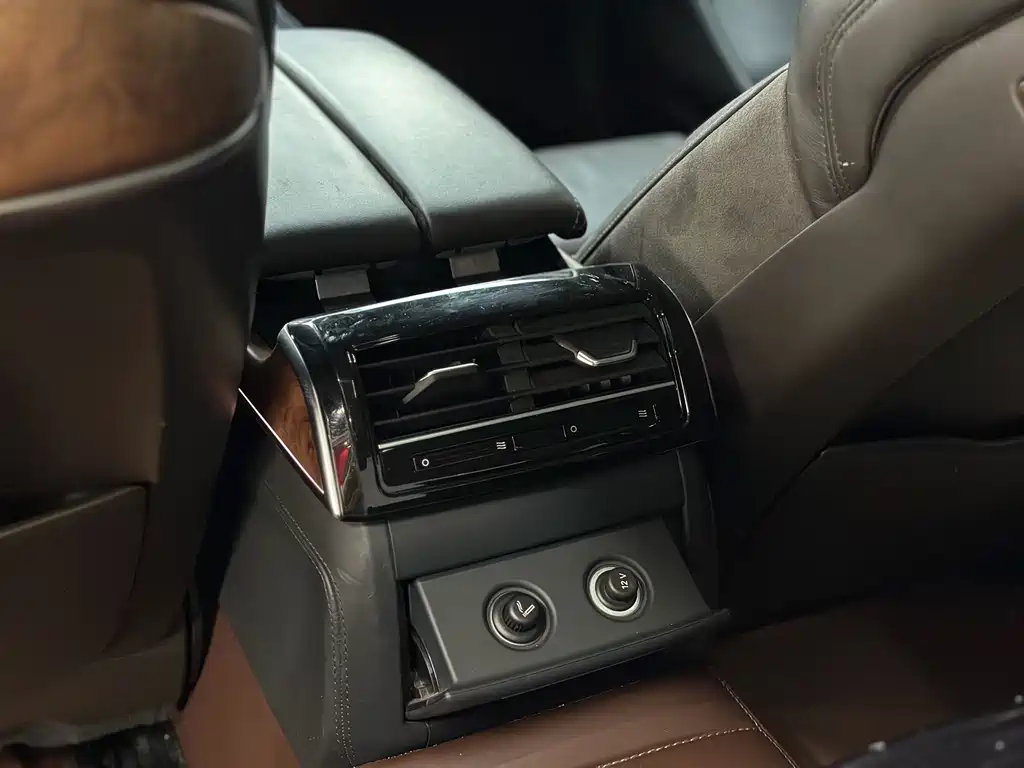 Audi A8 — миниатюра 12